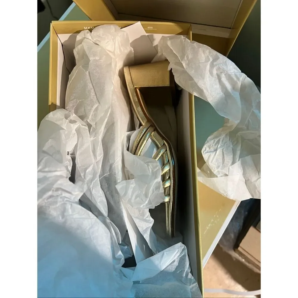 MICHAEL Michael Kors NWT 2.5” Astra Metallic Designer Leather Mule Pale Gold Siz - Picture 4 of 5